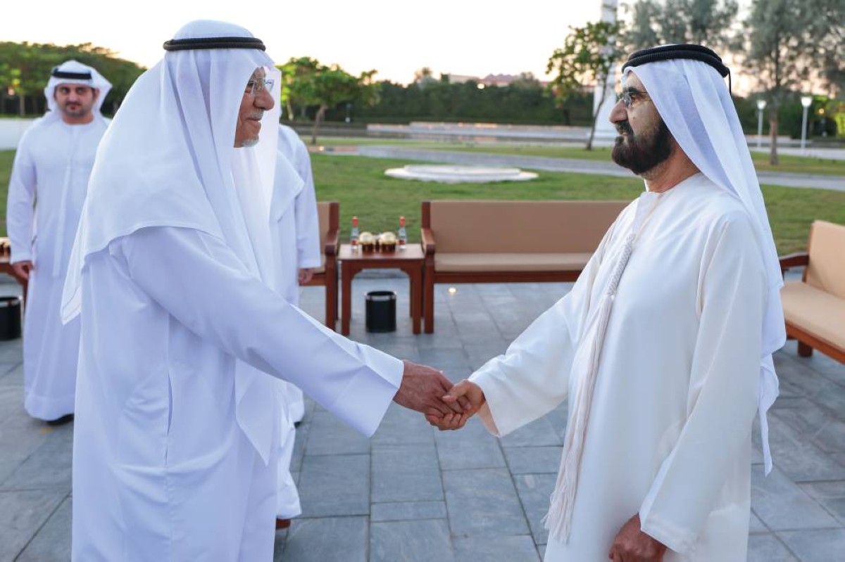  محمد بن راشد خلال استقبال عارف الشيخ بحضور مكتوم بن محمد 