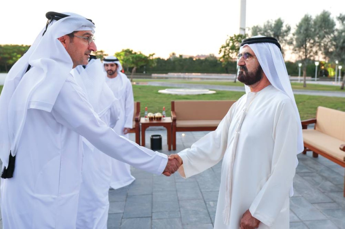  سموه مرحباً بمحمد الملا بحضور حمدان بن محمد 