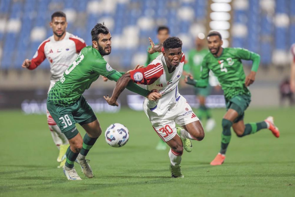 جانب من مباراة العروبة والشارقة