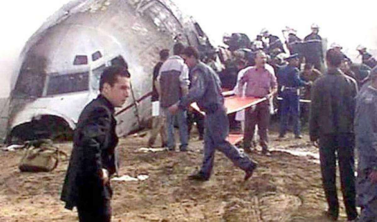 2003 تحطم رحلة الخطوط الجوية الجزائرية في تمنراست، ما أسفر عن مقتل 102 شخص.
