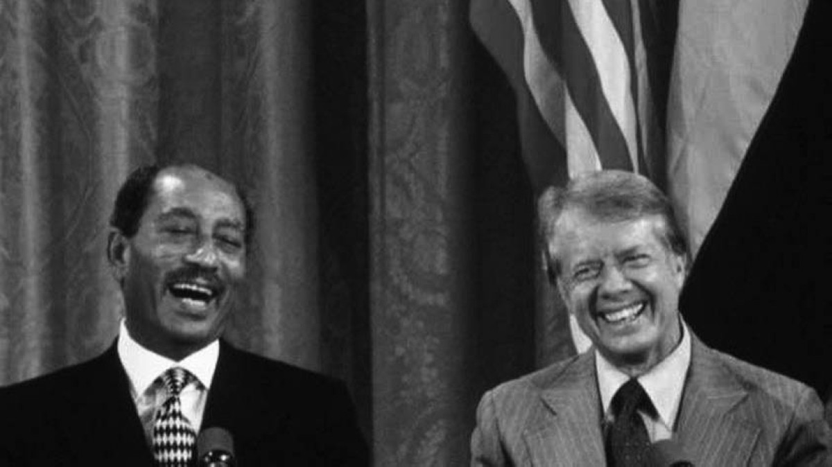 1979 الرئيس جيمي كارتر يقوم بأول زيارة لرئيس أمريكي إلى مصر.
