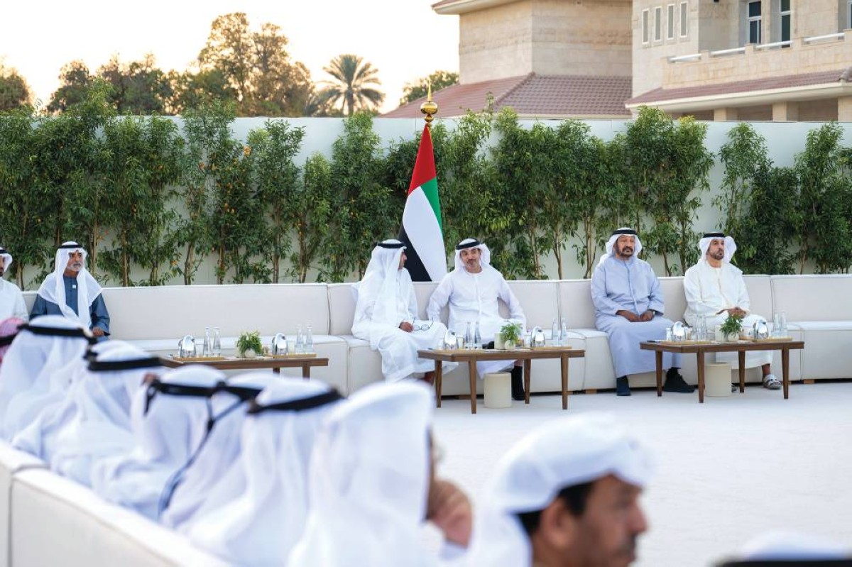 هزاع بن زايد خلال استقبال حامد بن زايد ونهيان بن مبارك وسعيد بن محمد وخليفة بن محمد