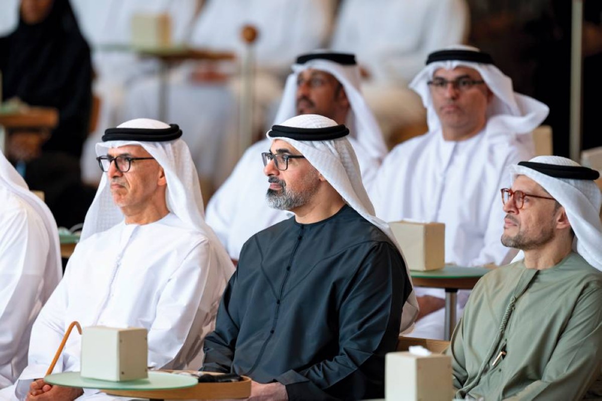 خالد بن محمد خلال الجلسة الرمضانية بحضور محمد الشرفاء ومغير الخييلي