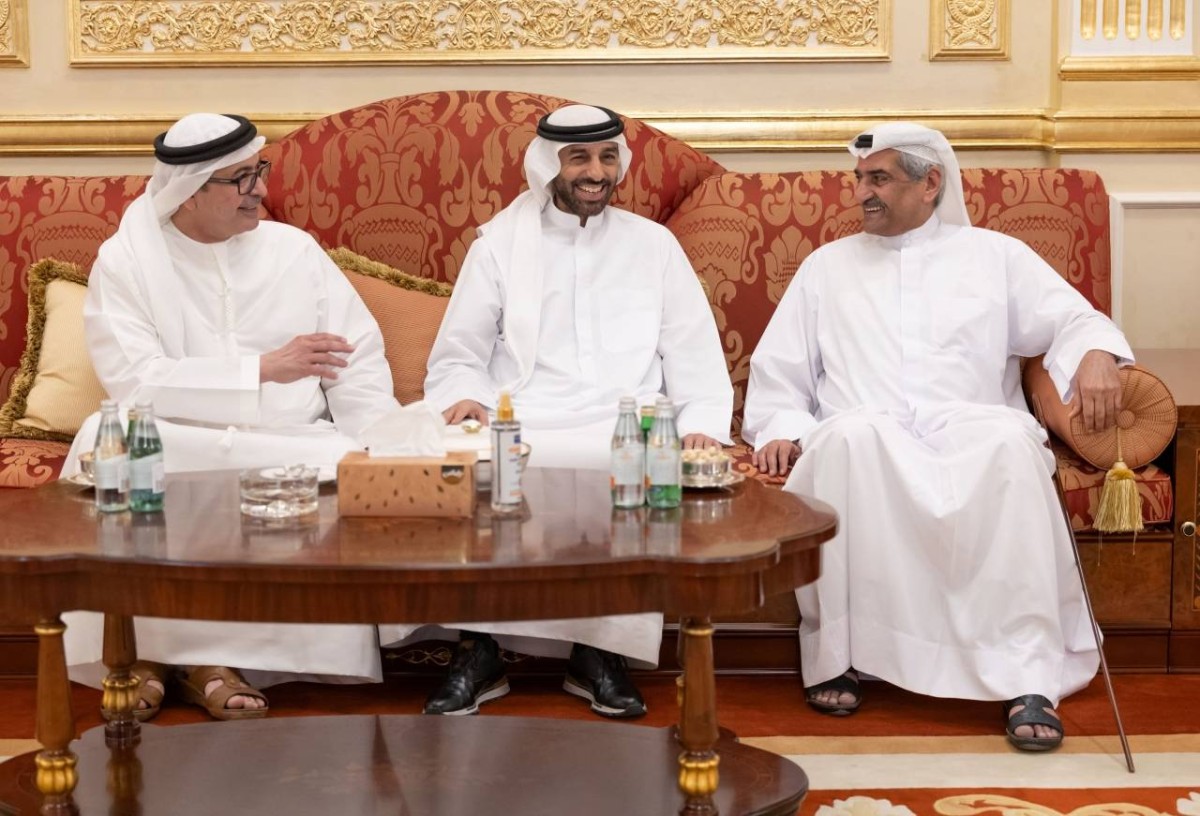 حاكم الفجيرة خلال استقبال المهنئين 


