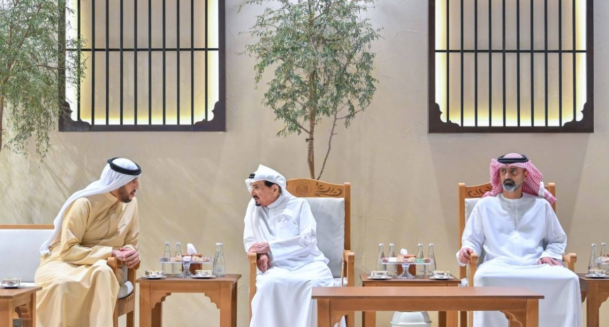 حاكم عجمان خلال استقبال عبدالله المعلا بحضور عمار النعيمي 