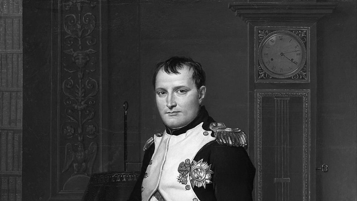 1814 -  إرغام نابليون بونابرت على الانسحاب من «معركة لاون» في فرنسا.