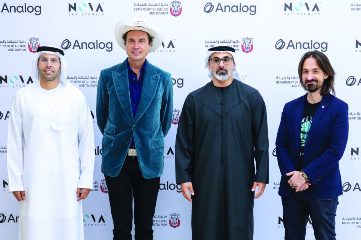 خالد بن محمد عقب الإعلان عن الشراكة بحضور محمد خليفة المبارك وكيمبال ماسك وأليكس كيبمان