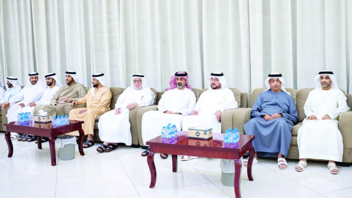 عمار بن حميد وعبدالله المعلا وأحمد وعبدالعزيز وراشد بن حميد وراشد بن عمار خلال العزاء