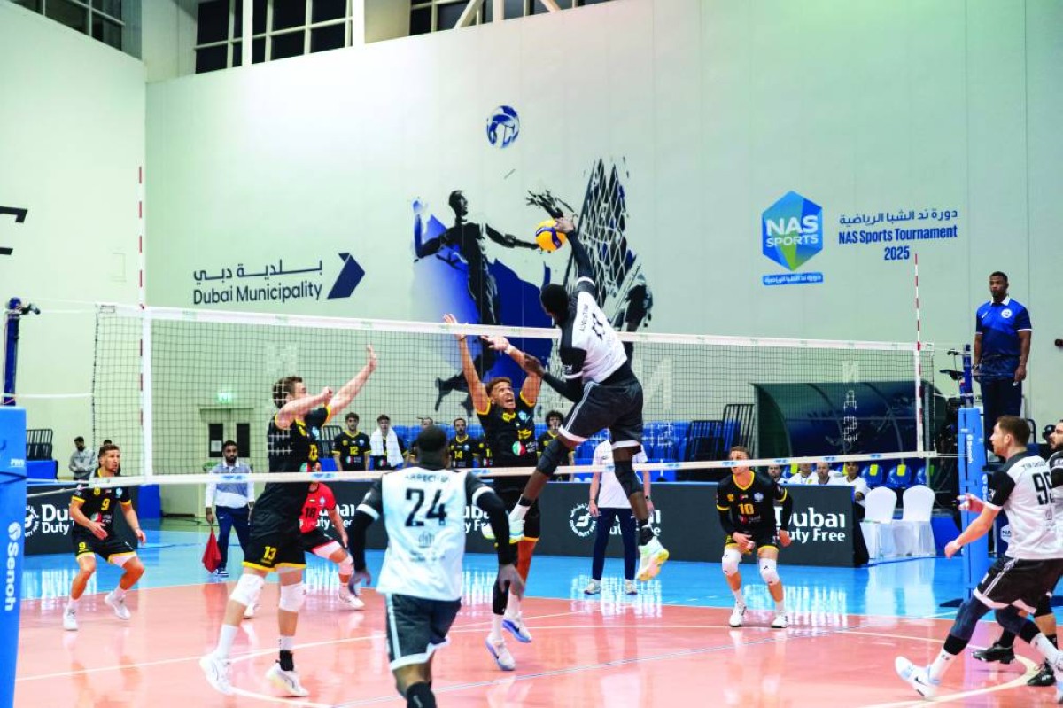 إثارة في منافسات الطائرة 