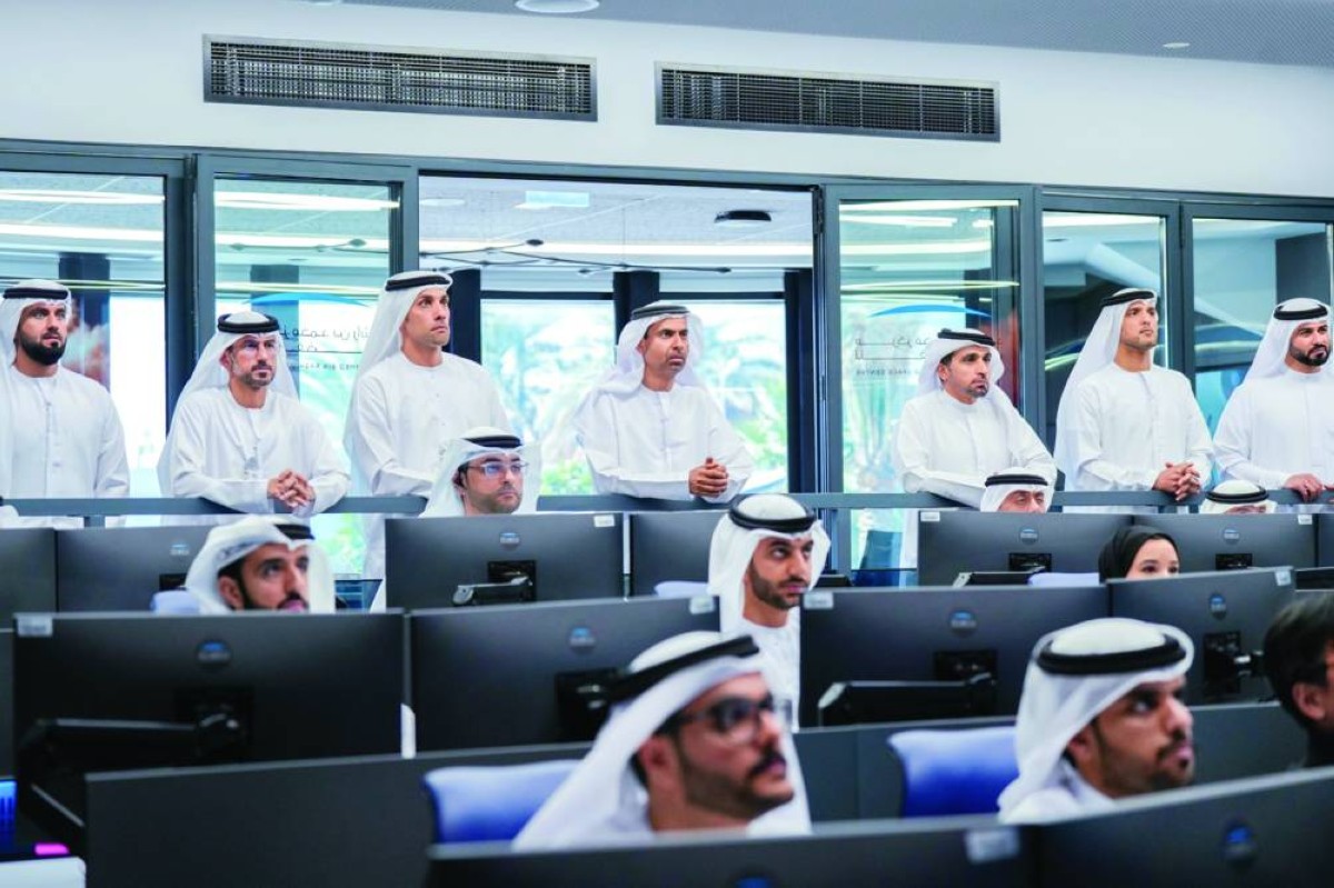  حمد المنصوري ويوسف الشيباني وسالم المري وعدنان الريس يتابعون عملية الإطلاق 