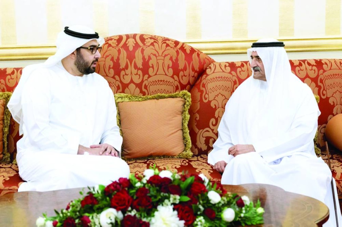 حمد الشرقي متقبلاً تهاني راشد بن سعود