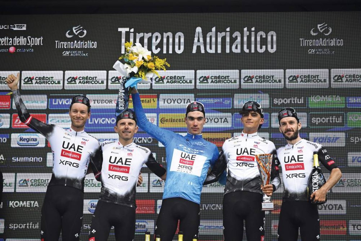 الأبطال خلال التتويج