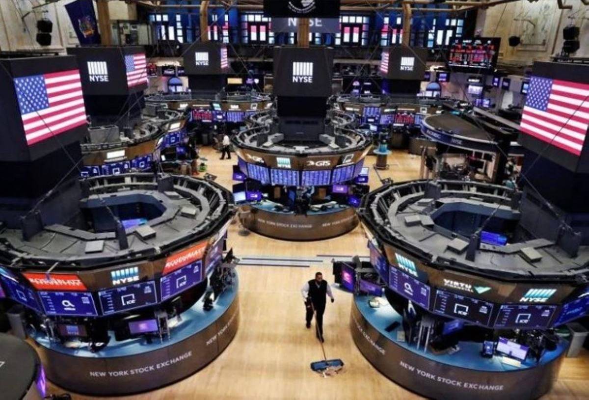 عودة الأسهم الأمريكية إلى التراجع بسبب تدهور أسعار أسهم شركات التكنولوجيا الكبرى