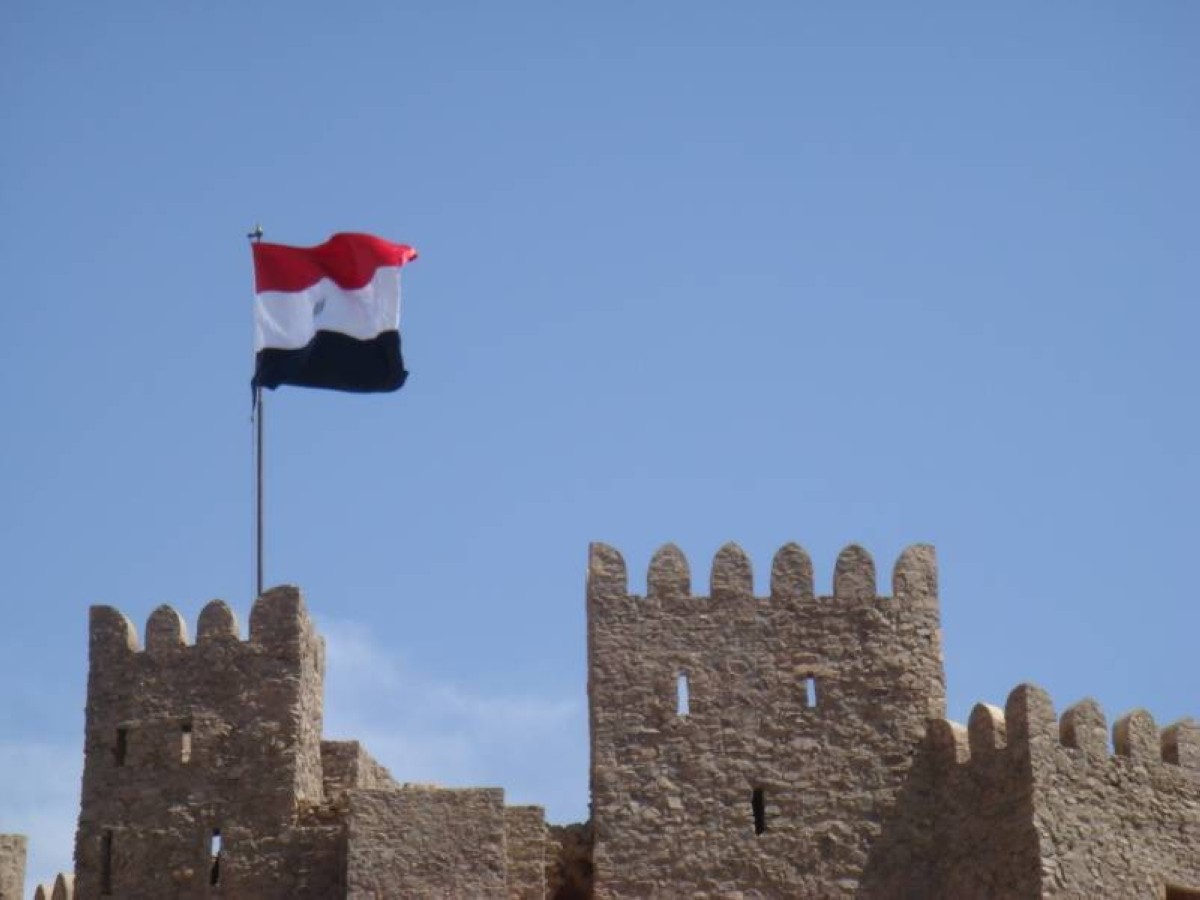 1989 الاحتفال برفع علم مصر على طابا، إثر عودتها للسيادة المصرية.
