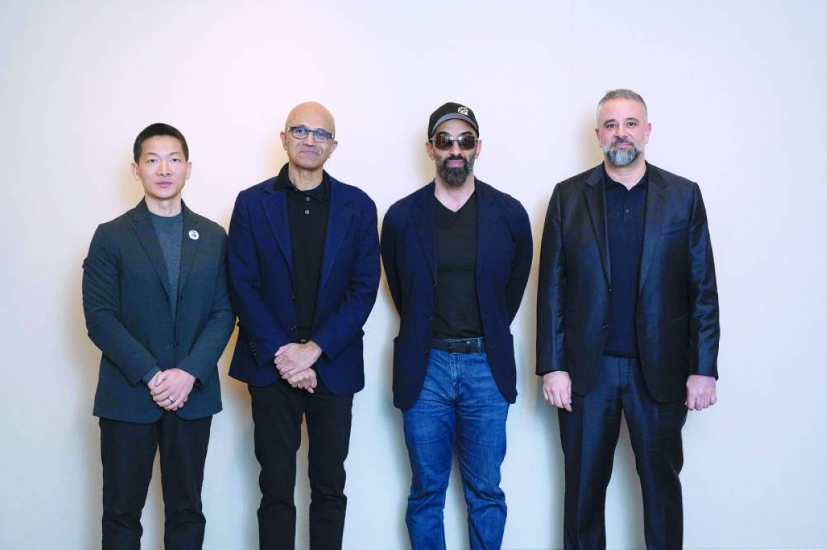 طحنون بن زايد عقب توقيع اتفاقية الشراكة