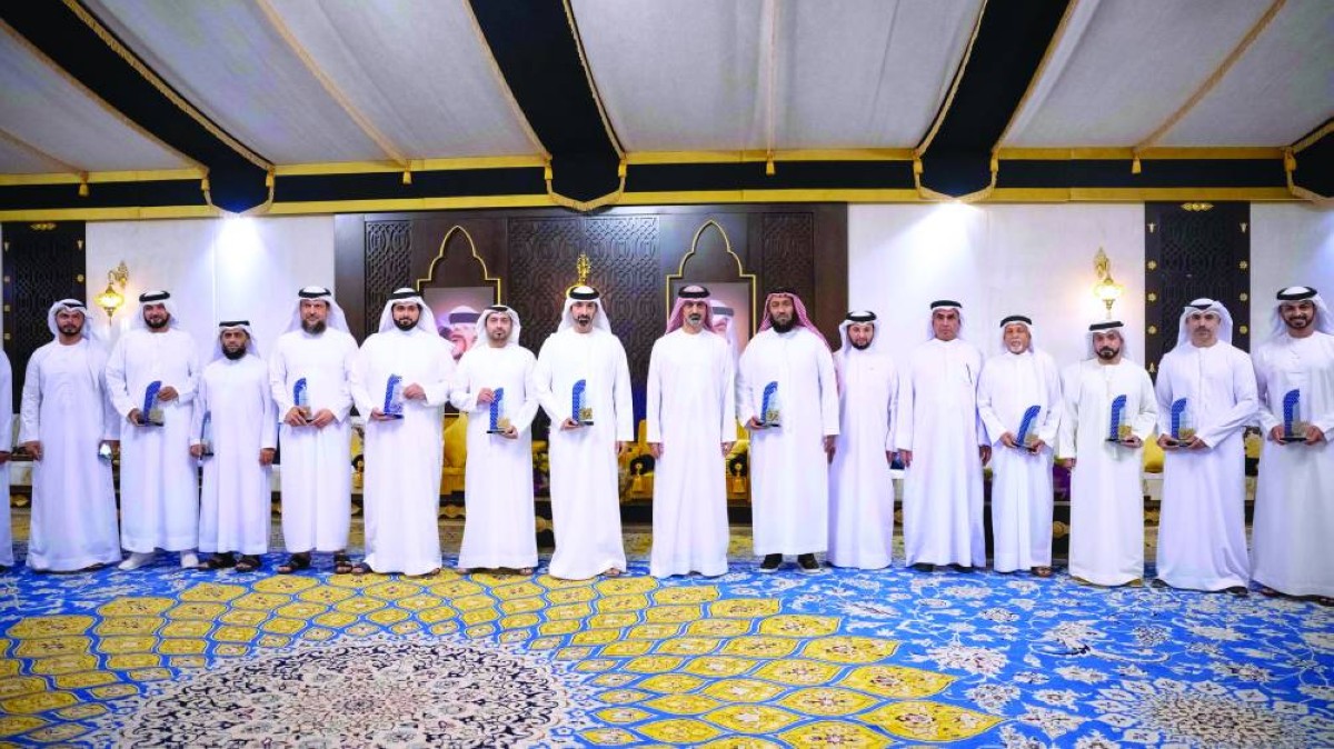 عمار النعيمي متوسطاً المكرمين
