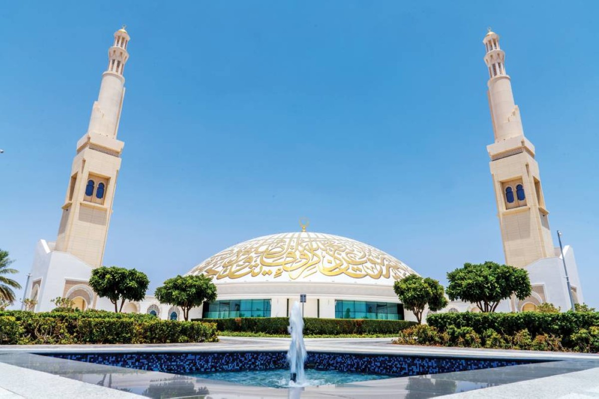 جامع الشيخ خليفة بن زايد الكبير في العين 


