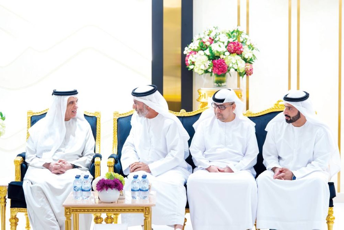 سعود بن صقر خلال استقبال المهنئين بالشهر الفضيل