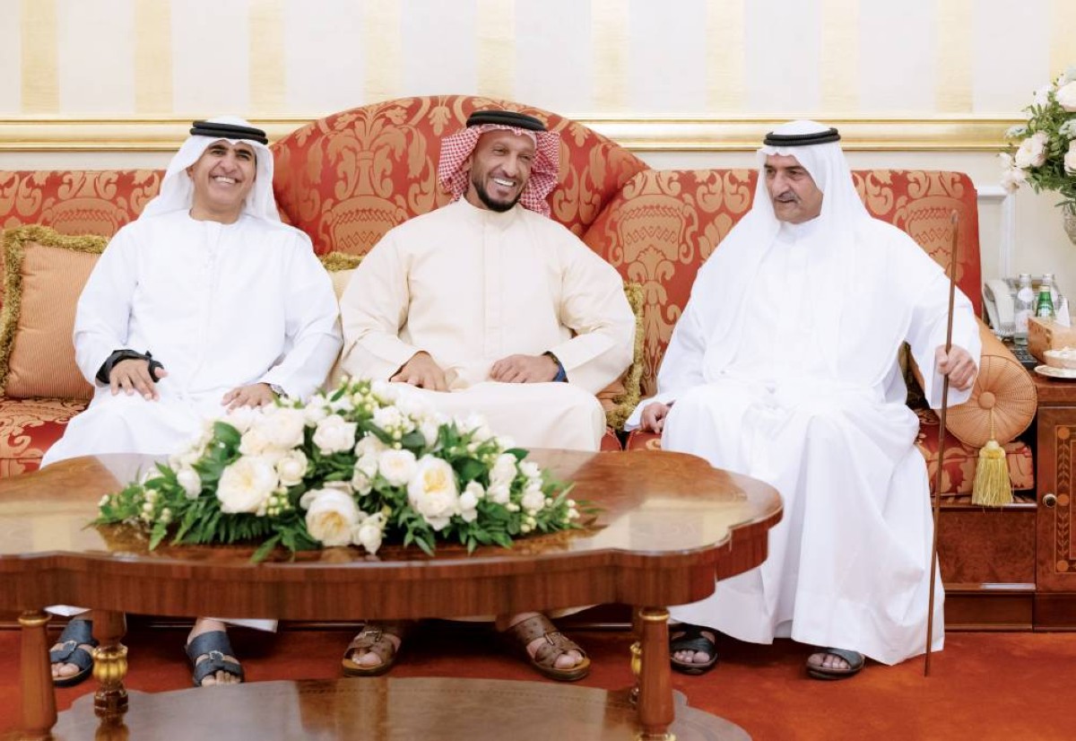 حمد الشرقي يتقبّل تهاني عبدالله آل حامد وسالم بن سلطان