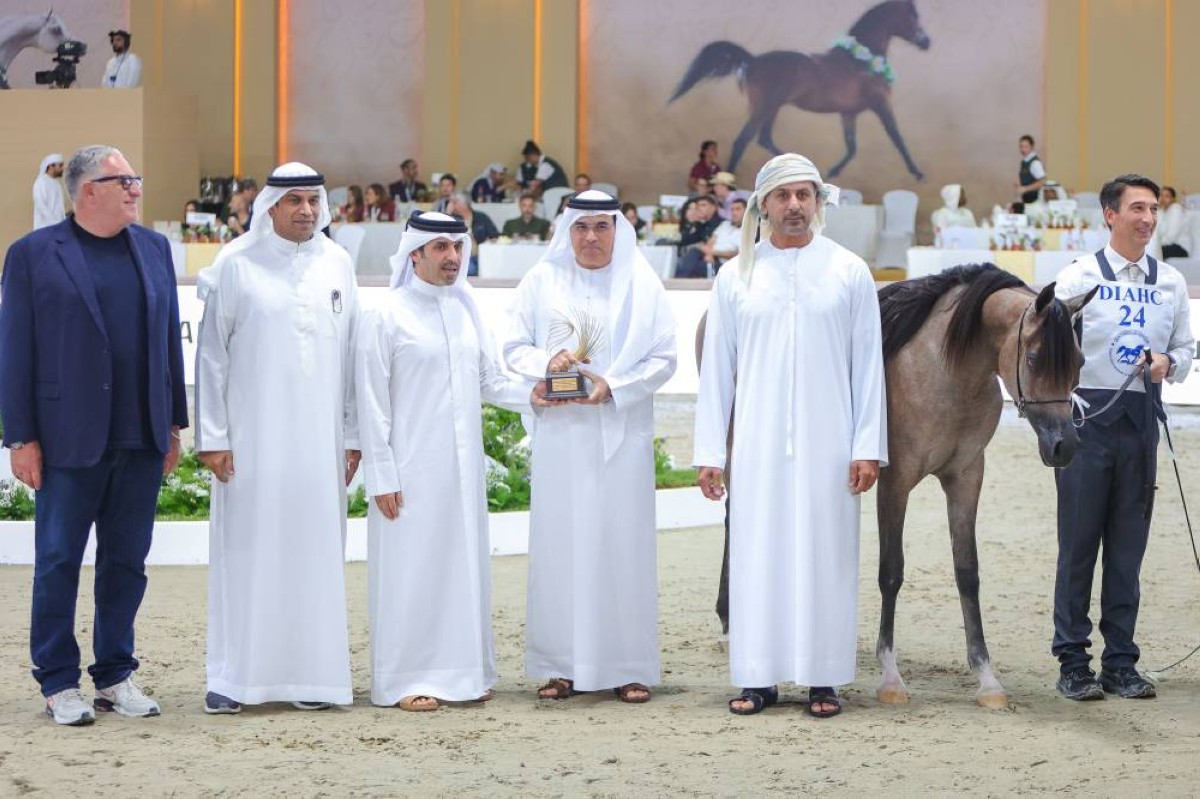 التوحيدي والمرزوقي خلال تتويج دي نيران