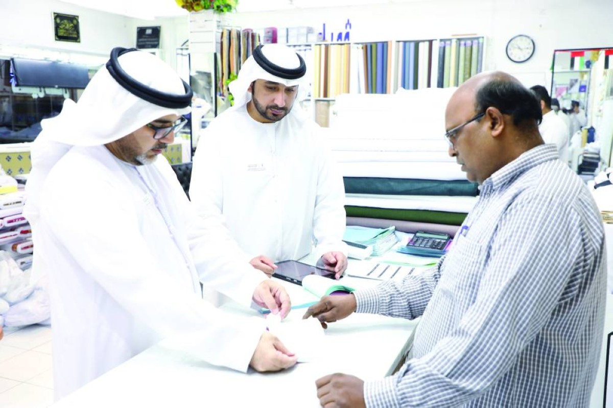 حملات تفتيشية للتأكد من التزام المحلات بإصدار فواتير تفصيلية للمستهلكين
