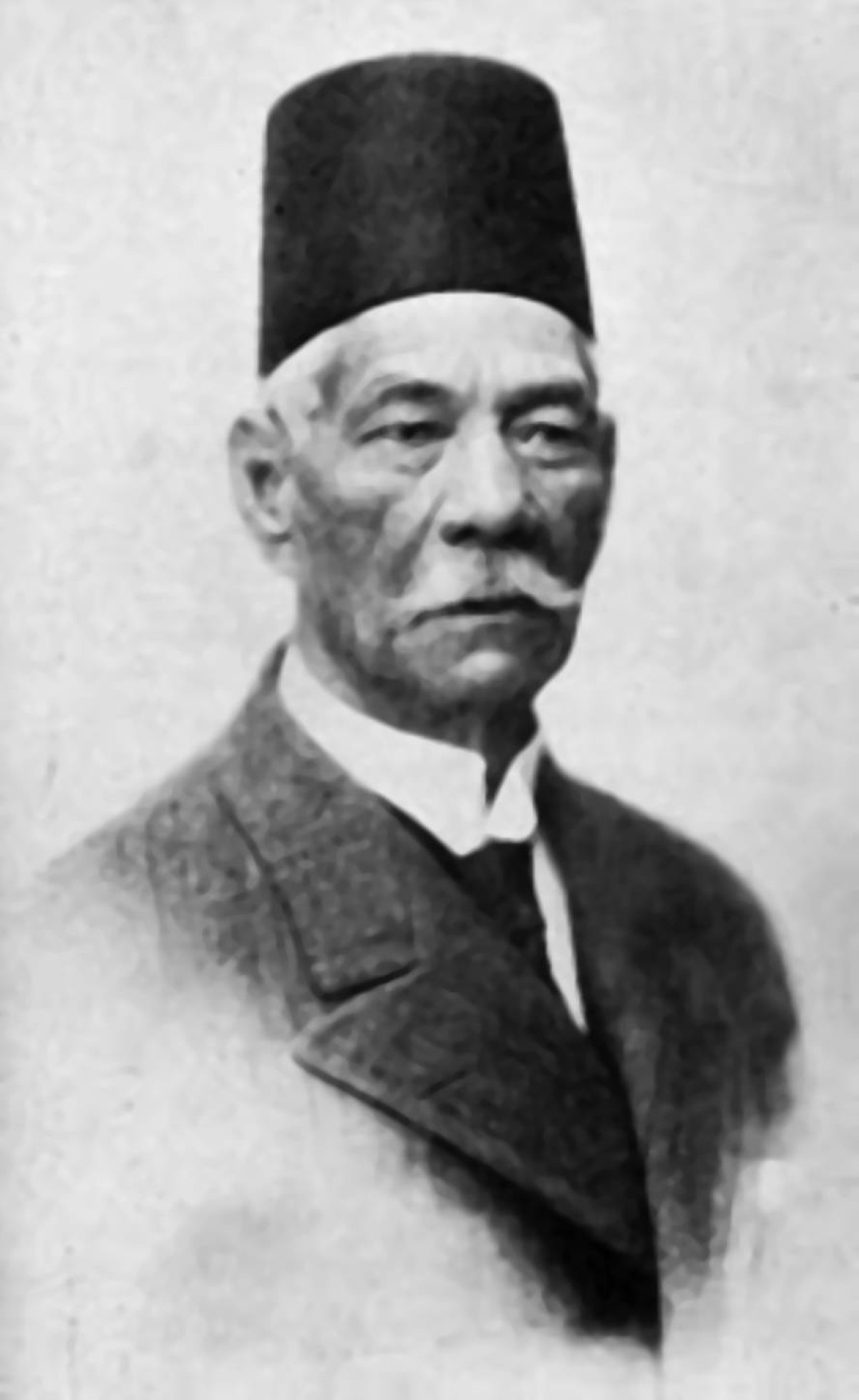 1921  سعد زغلول ورفاقه يعودون من المنفى إلى القاهرة