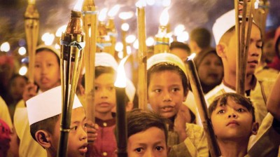 «مشاعل النور» في جزر القمر.. احتفاء بقدوم شهر الخير