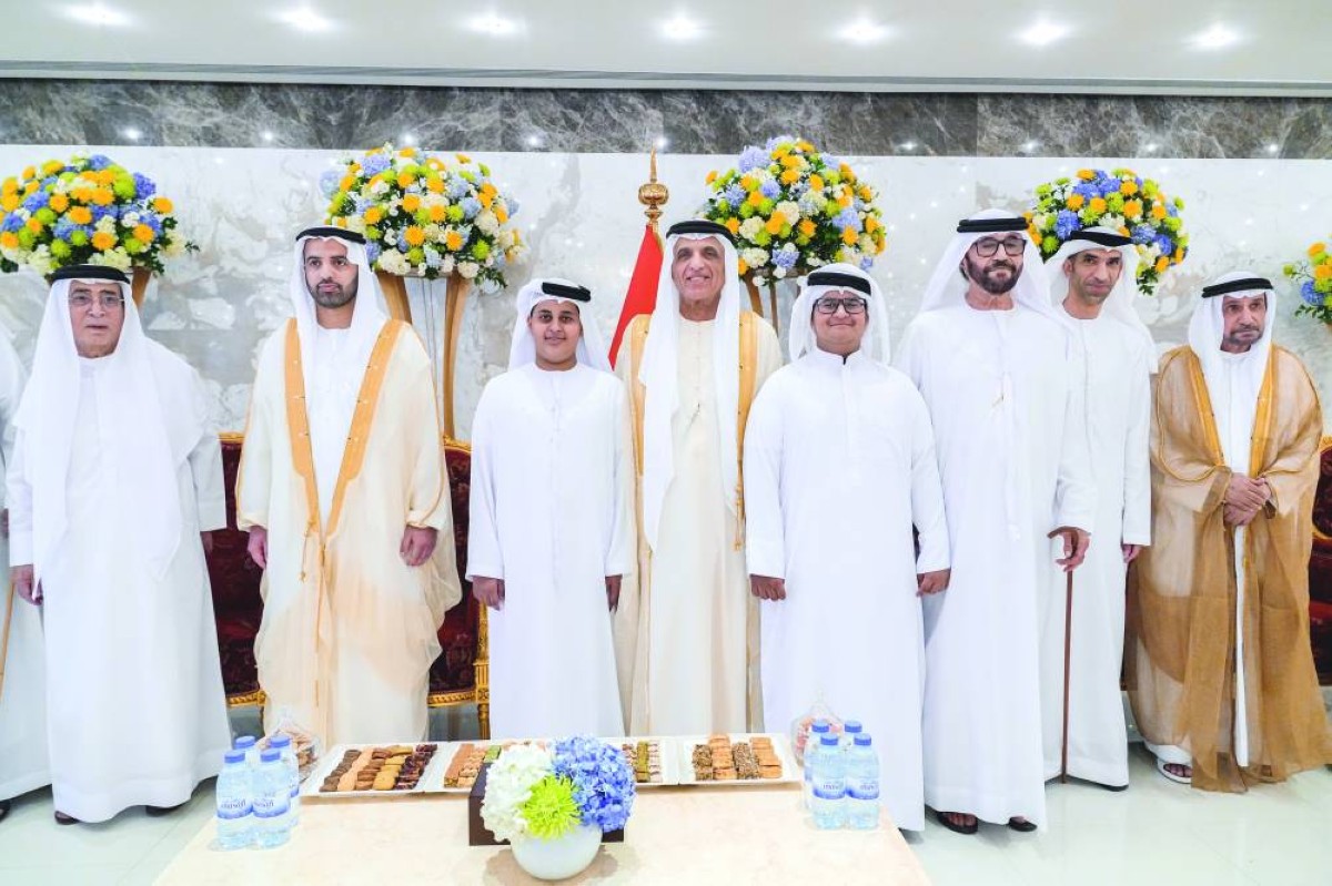 حاكم رأس الخيمة ومحمد بن سعود خلال تقبل التهاني بحضور ثاني الزيودي