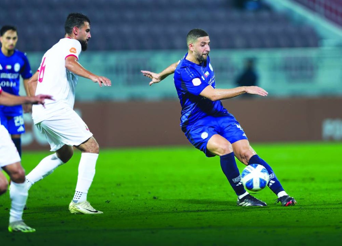 عادل تاعرابت خلال مباراة مع ناديه السابق النصر