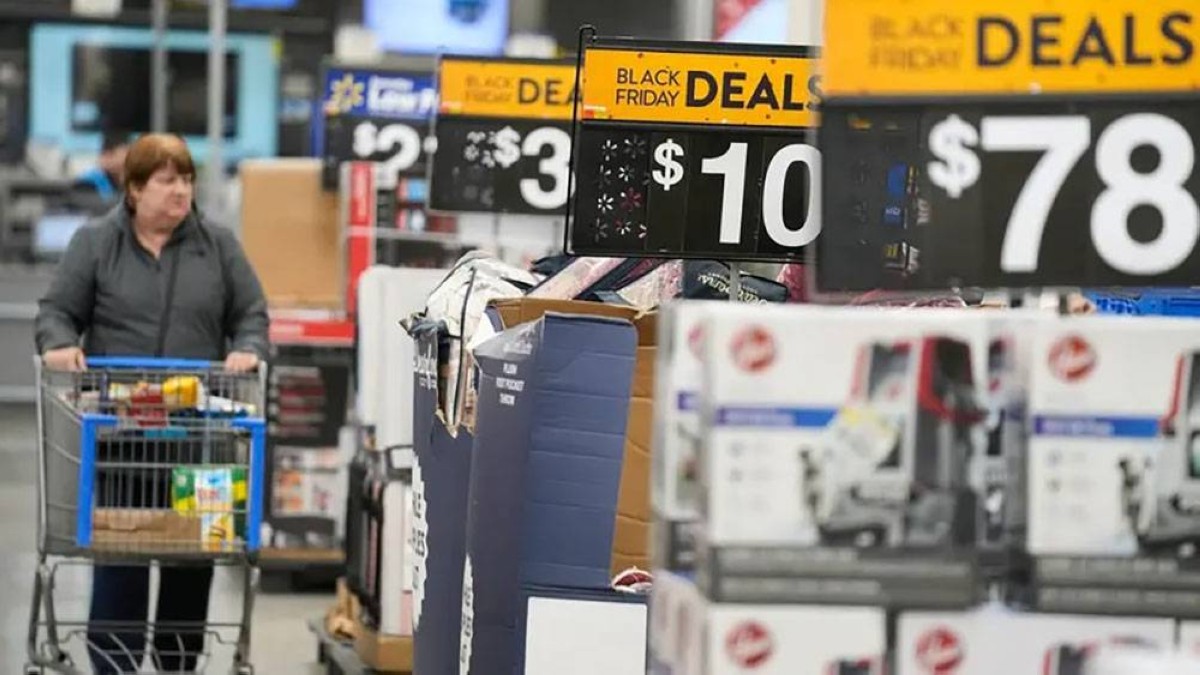 تدهور شديد في معنويات المستهلكين الأمريكيين وزيادة توقعات التضخم