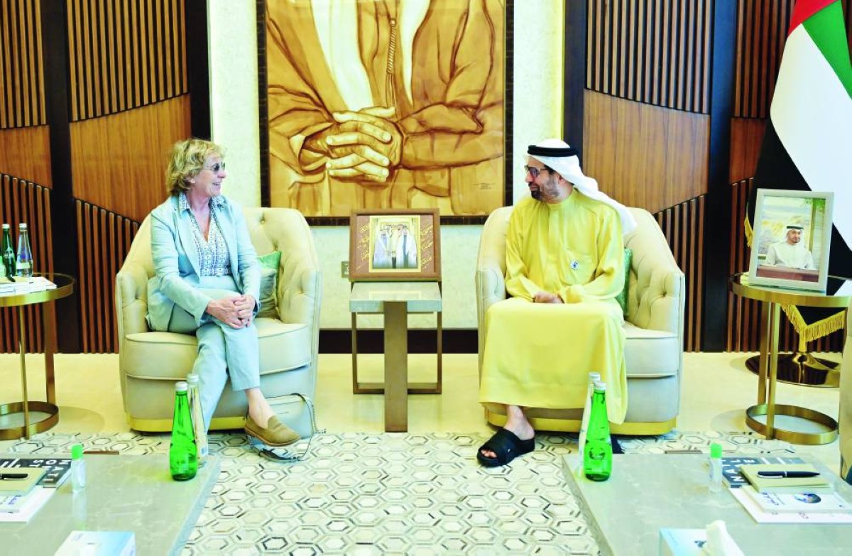 علي النعيمي وستيفانيا غابرييلا خلال اللقاء