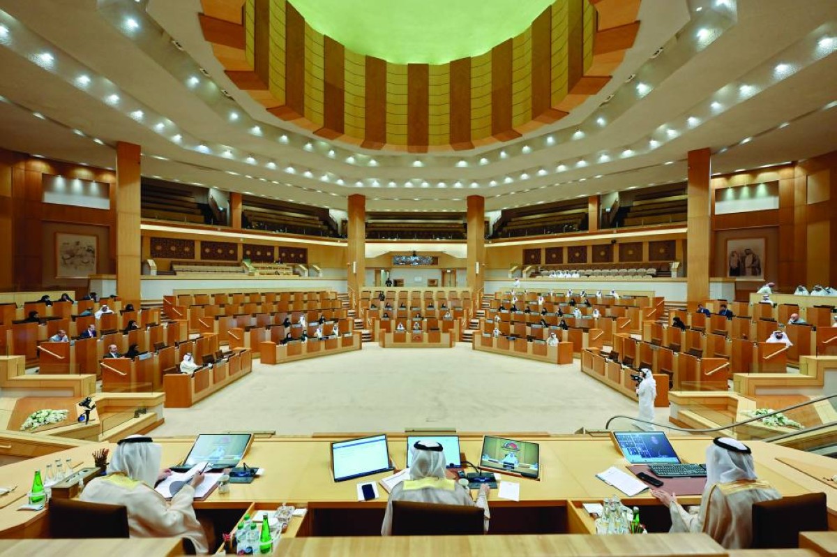 الجلسة تناقش سياسة الحكومة في تعزيز دور الإعلام الحكومي