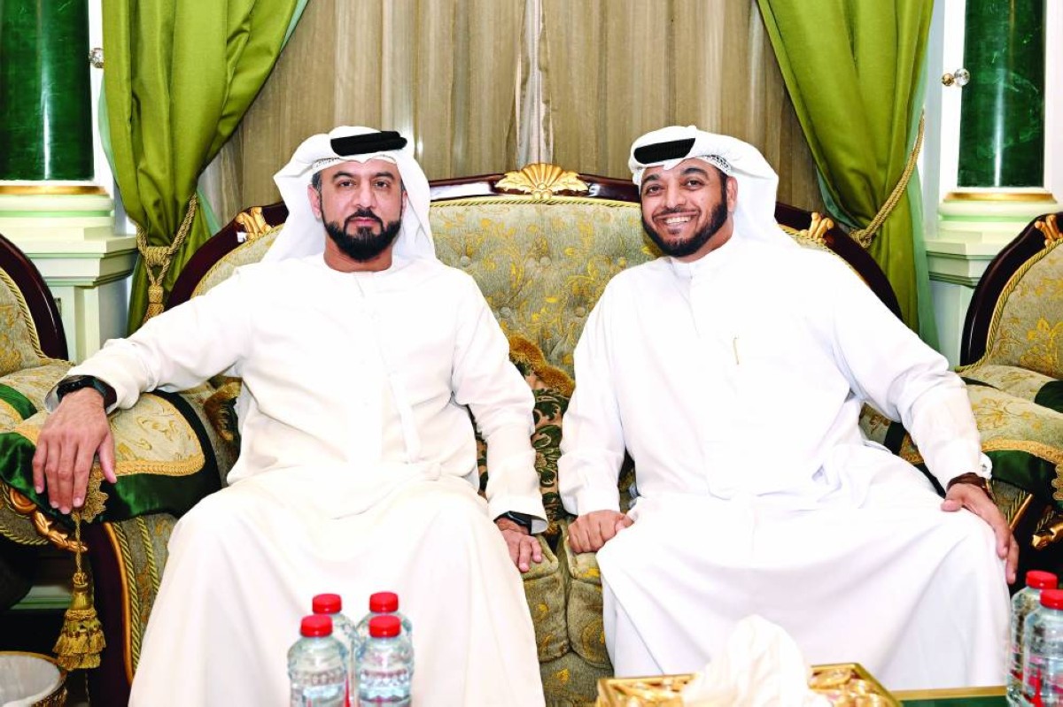 
نجل المرحوم وفؤاد الشحي 