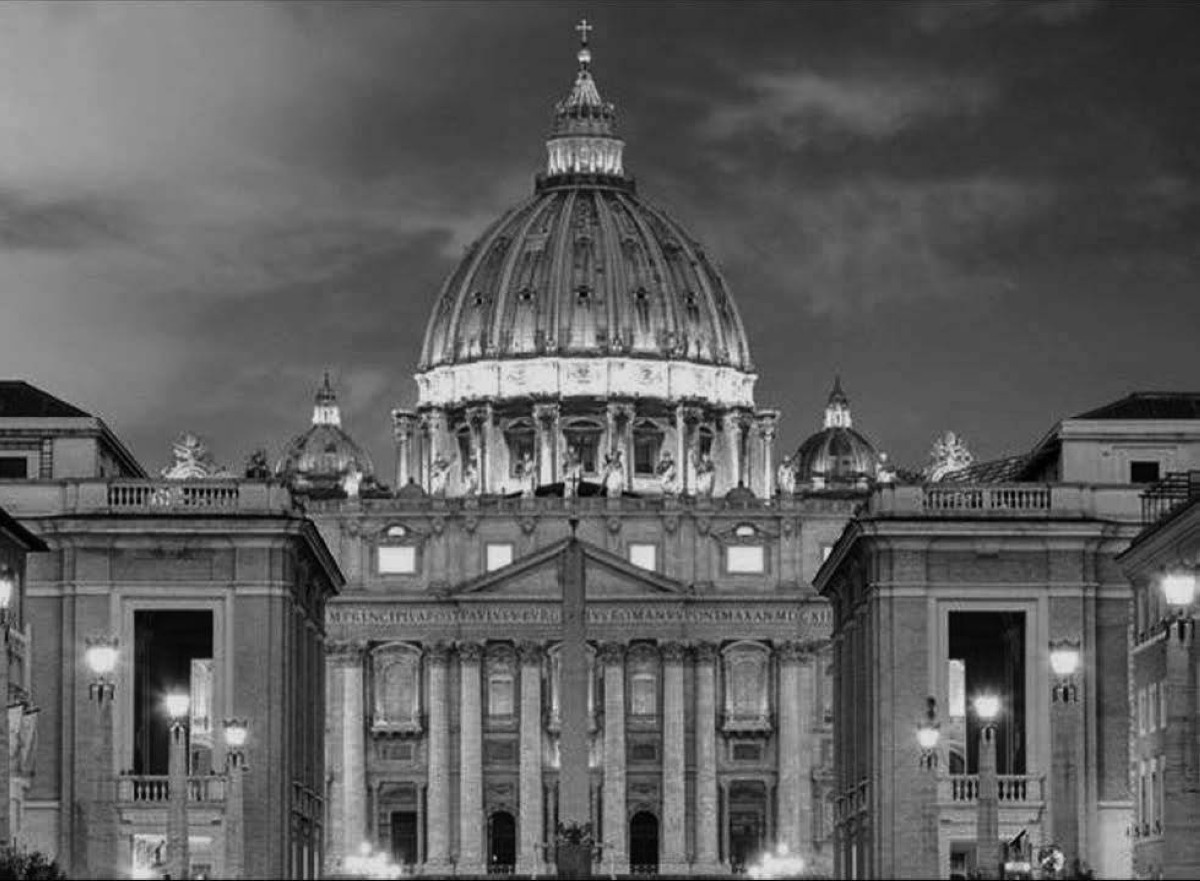 1509  البابا يوليوس الثاني يضع حجر الأساس لبناء كاتدرائية القديس بطرس في الفاتيكان