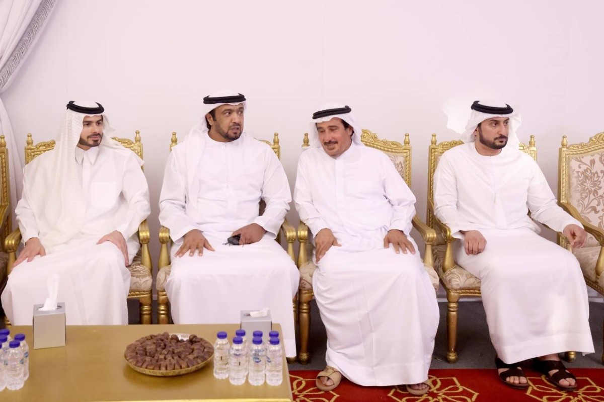 خالد بن محمد بن حمدان ومحمد بن غدير خلال تعزية عبدالله نجل الفقيد