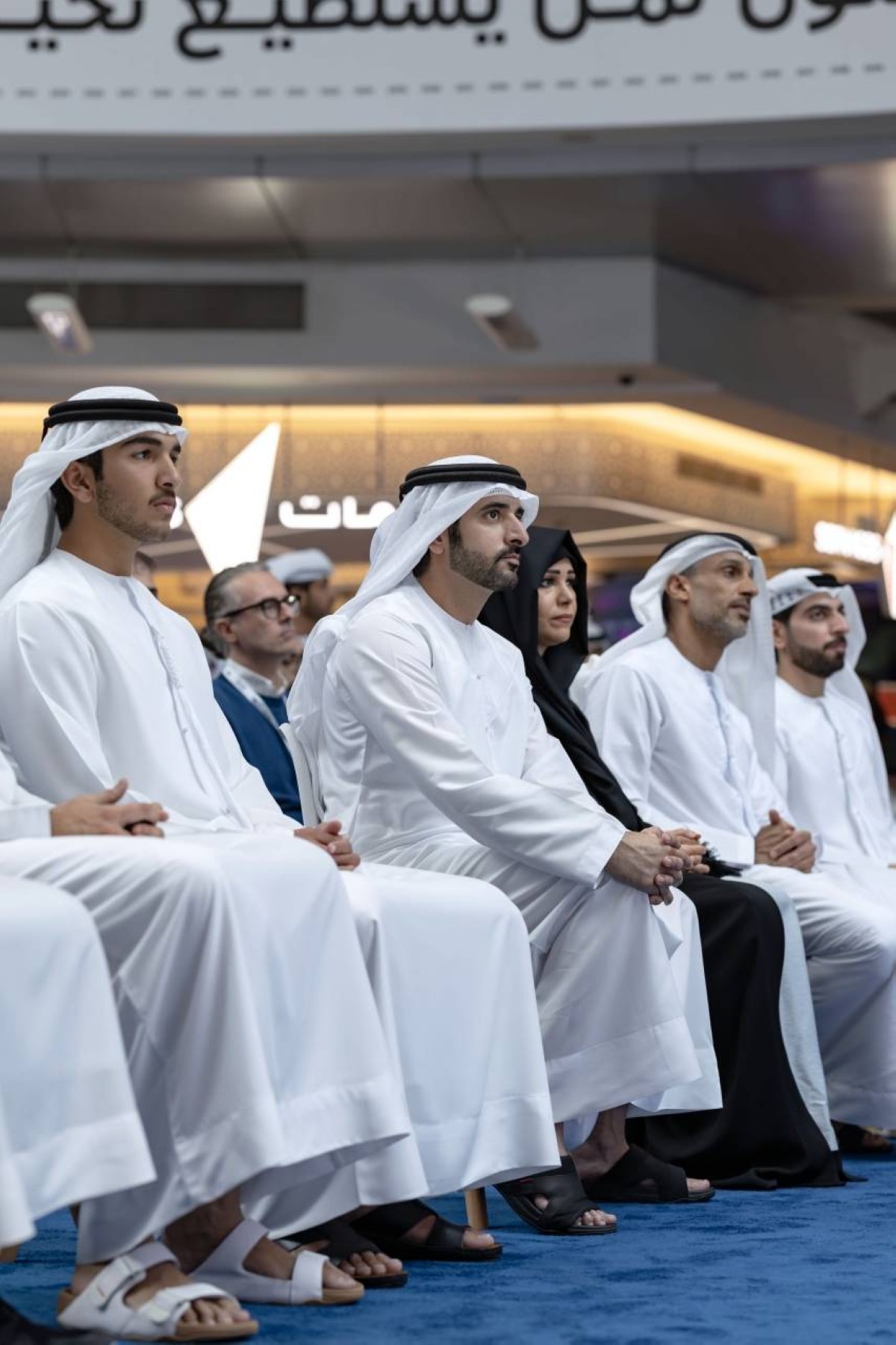 حمدان بن محمد يشهد التحدي بحضور لطيفة بنت محمد ومحمد بن راشد بن محمد وخلفان بالهول