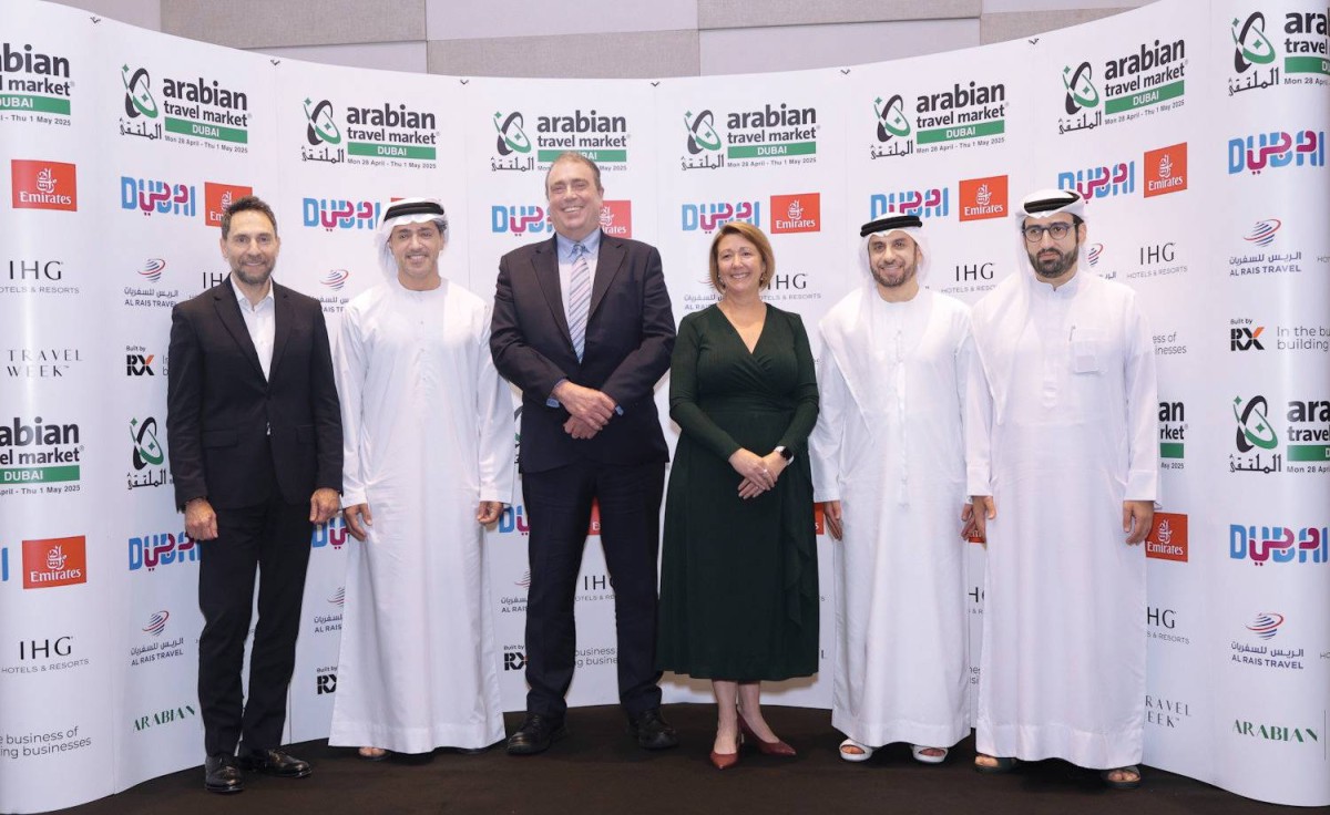 عصام كاظم وعدنان كاظم ومحمد الريس ودانييل كورتيس وهيثم مطر وجوناثان هيستي خلال اللقاء