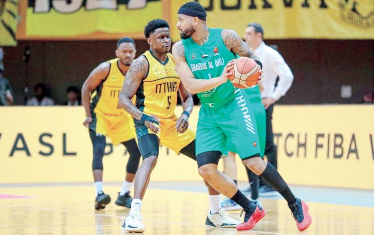 شباب الأهلي توج بلقب «غرب آسيا» 
