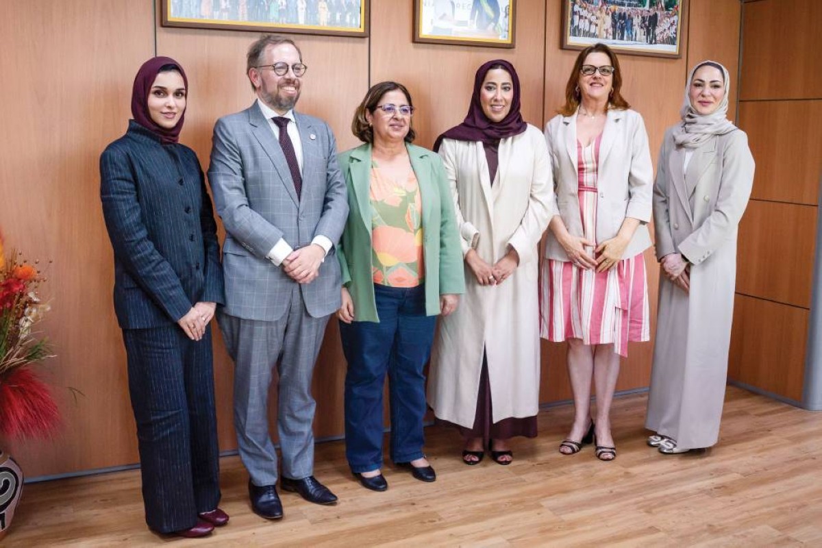 منى المري وموزة السويدي خلال أحد اللقاءات