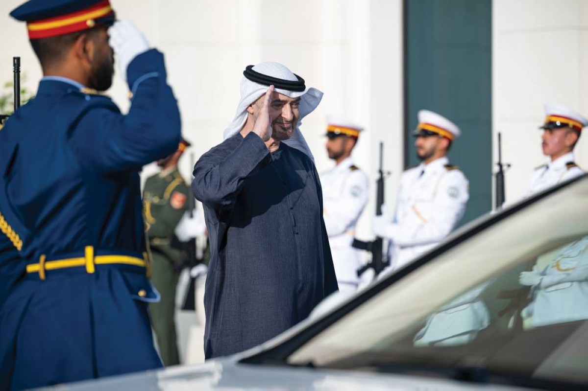 محمد بن زايد مودعاًً الرئيس اللبناني