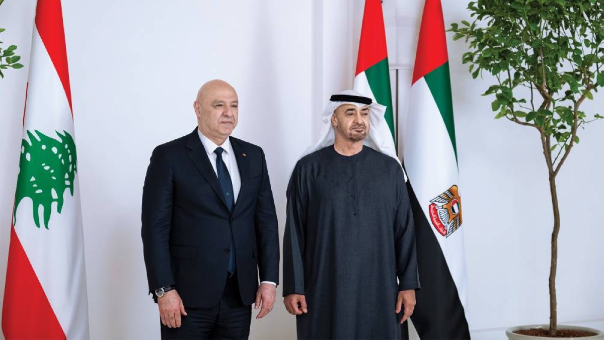 محمد بن زايد وجوزيف عون خلال الاستقبال