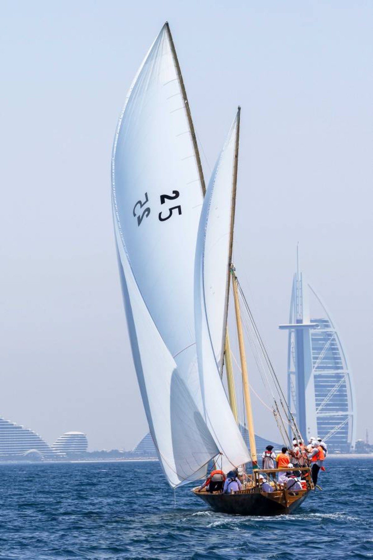 راشد بن حمدان يتوج «زلزال 25» بطلاً لسباق القفال الـ 34