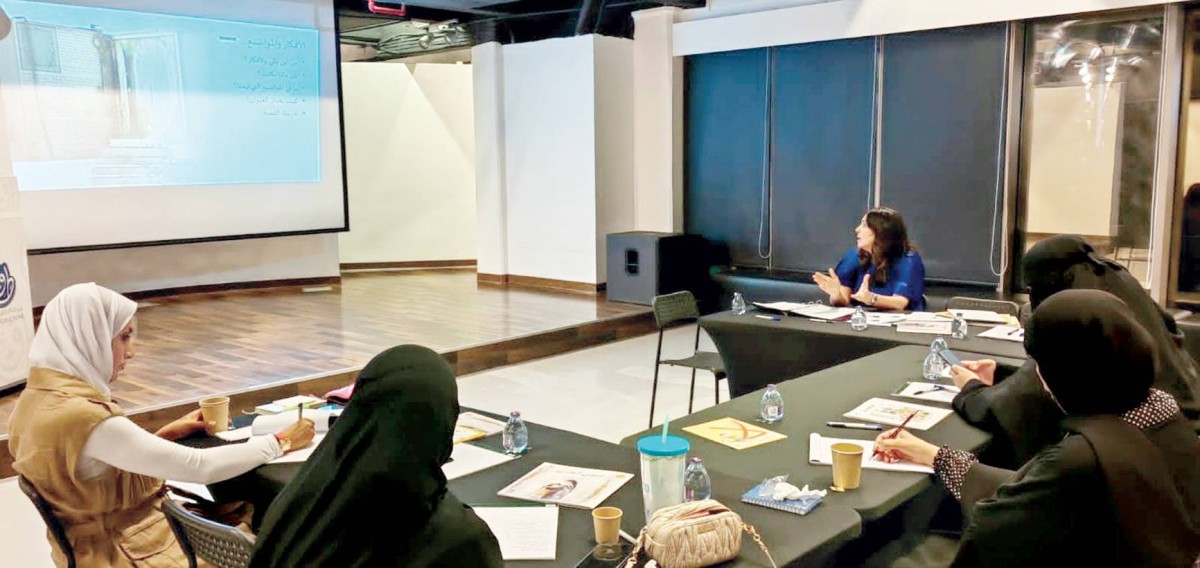 «ورش الكتابة» تعزز أواصر التواصل بين خبرات المبدعين الكبار وشغف الأدباء الجدد