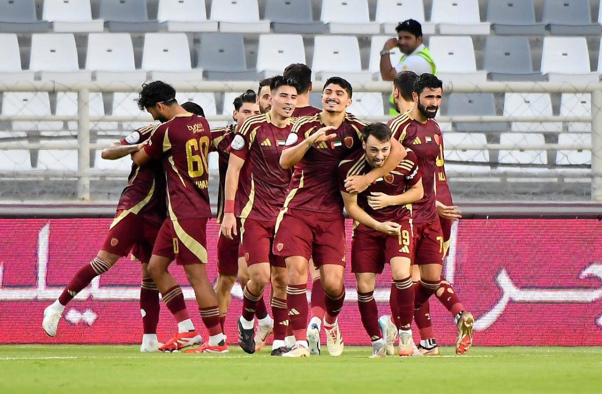 الوحدة يفوز على الشارقة.. ويهدي شباب الأهلي درع الدوري رسمياً