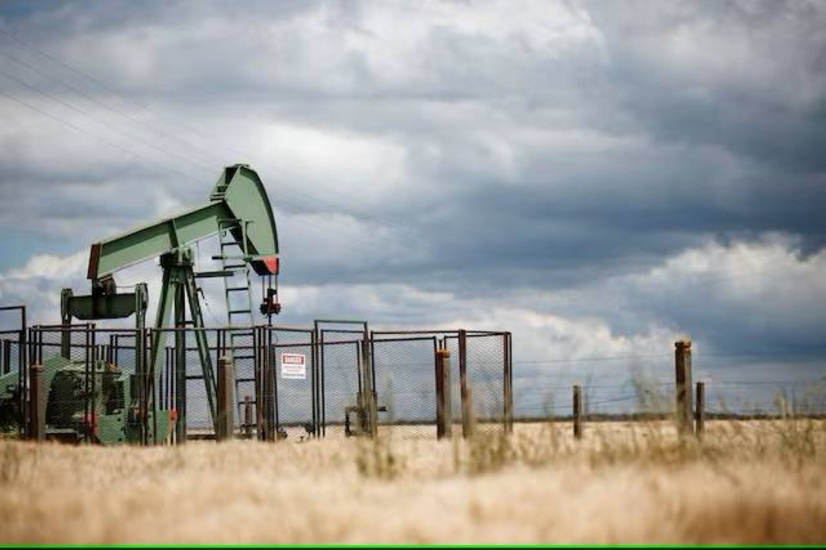  مضخة تعمل في موقع شركة فيرميليون للطاقة في تريغيريس، فرنسا 