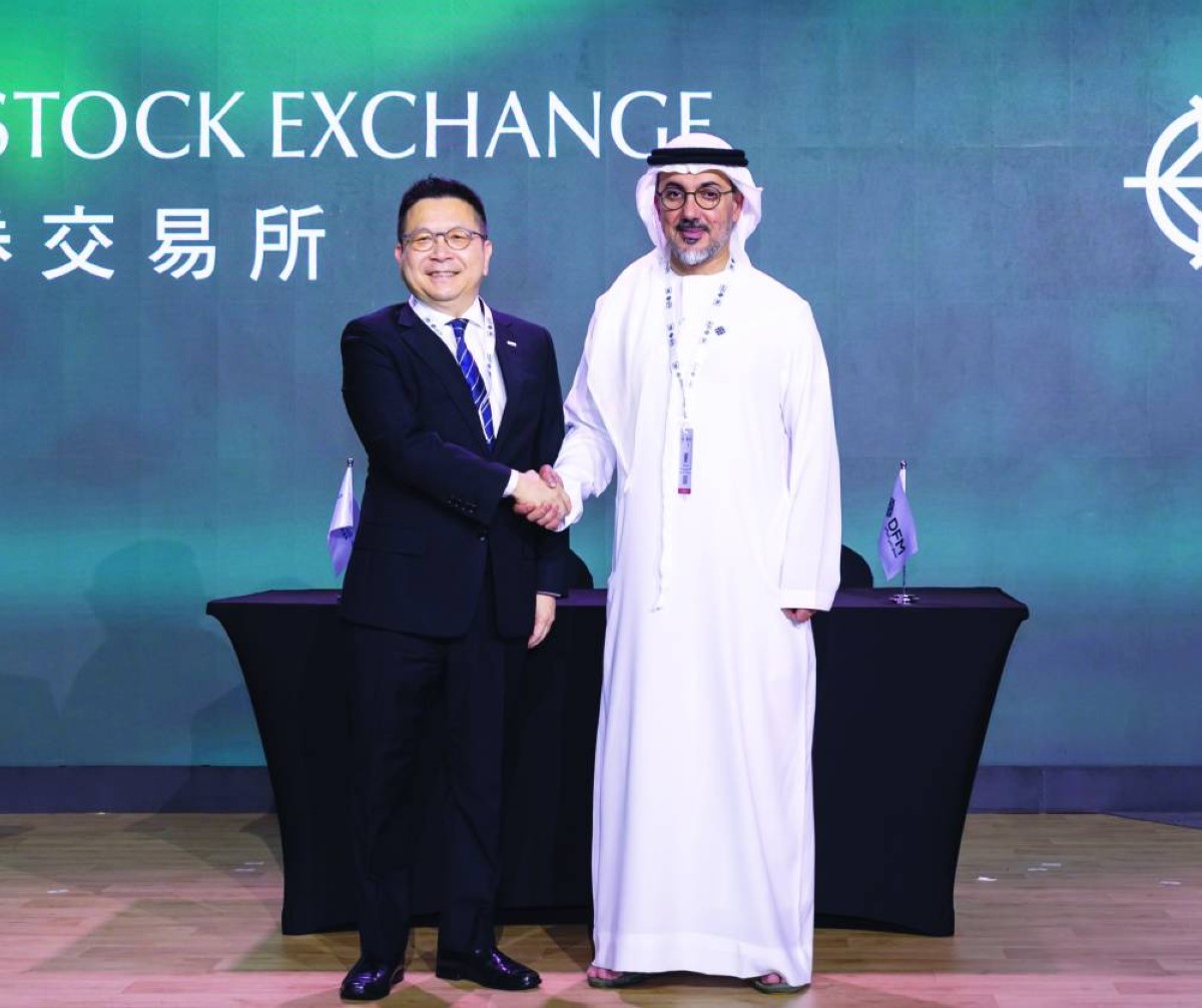 حامد علي وشيرمان لين عقب التوقيع