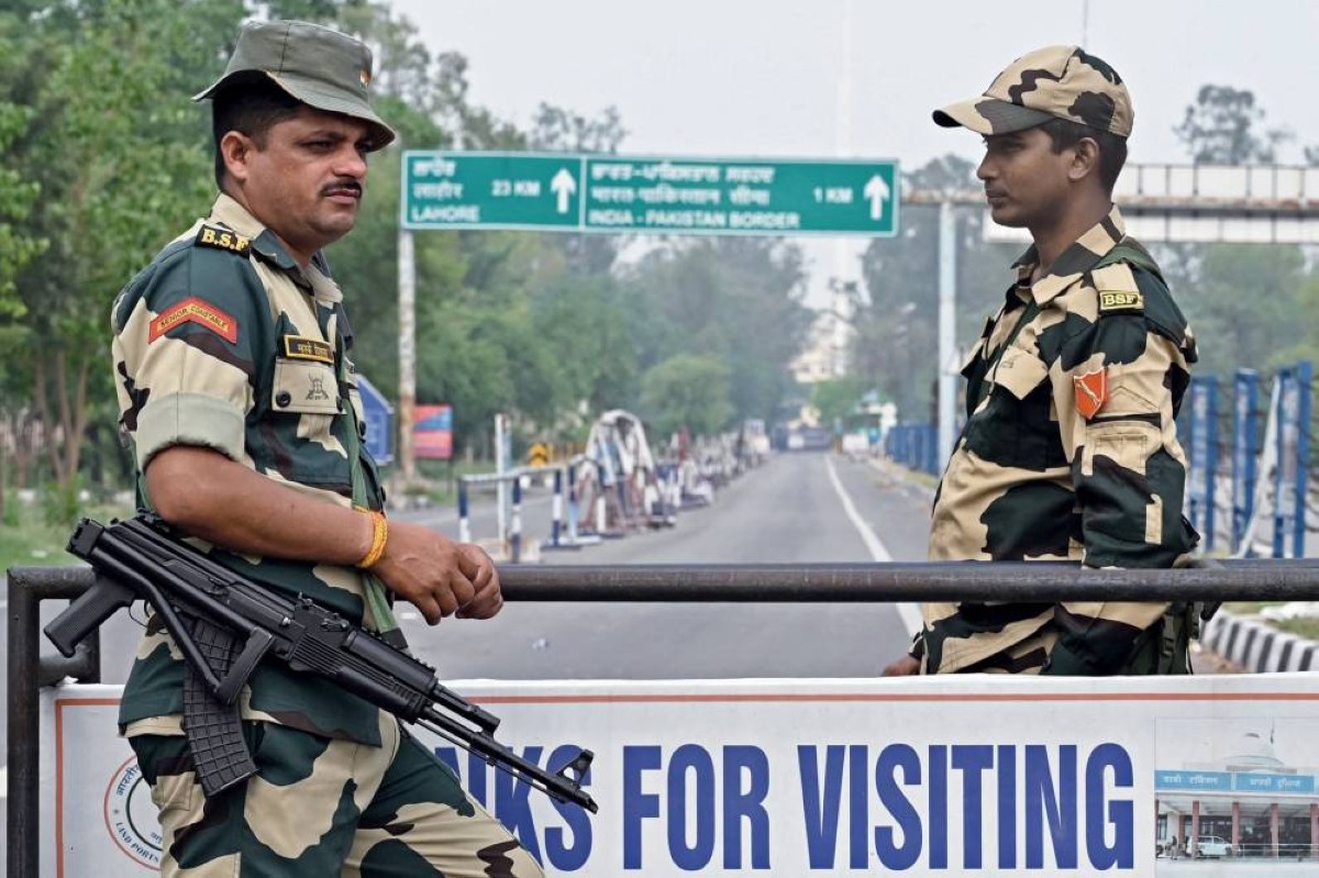 جنود هنود قرب معبر واغا الحدودي بين الهند وباكستان 