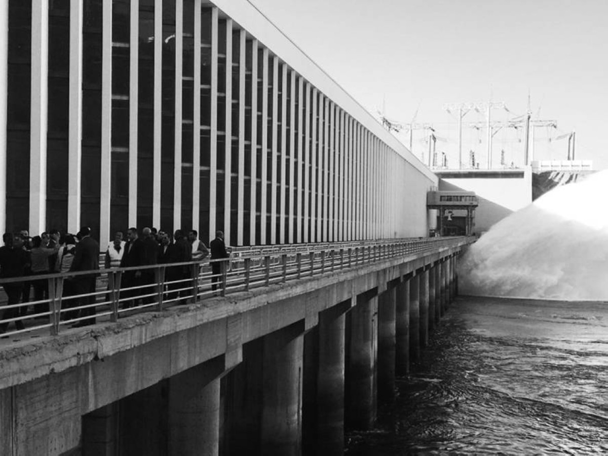 1964 -  احتفالات بانتهاء العمل في المرحلة الأولى من السد العالي في مصر.