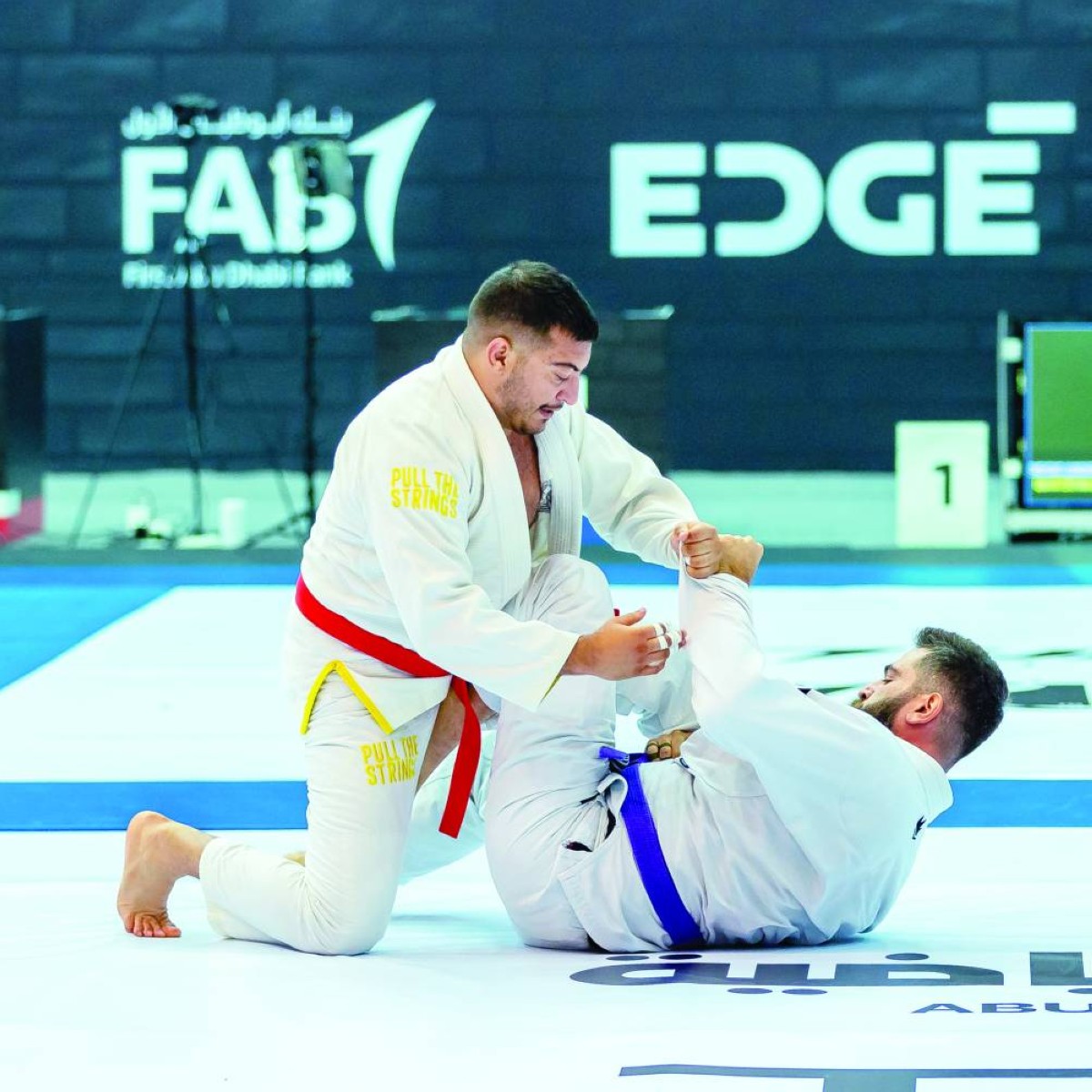 نزالات قوية شهدتها منافسات اليوم الأول من البطولة