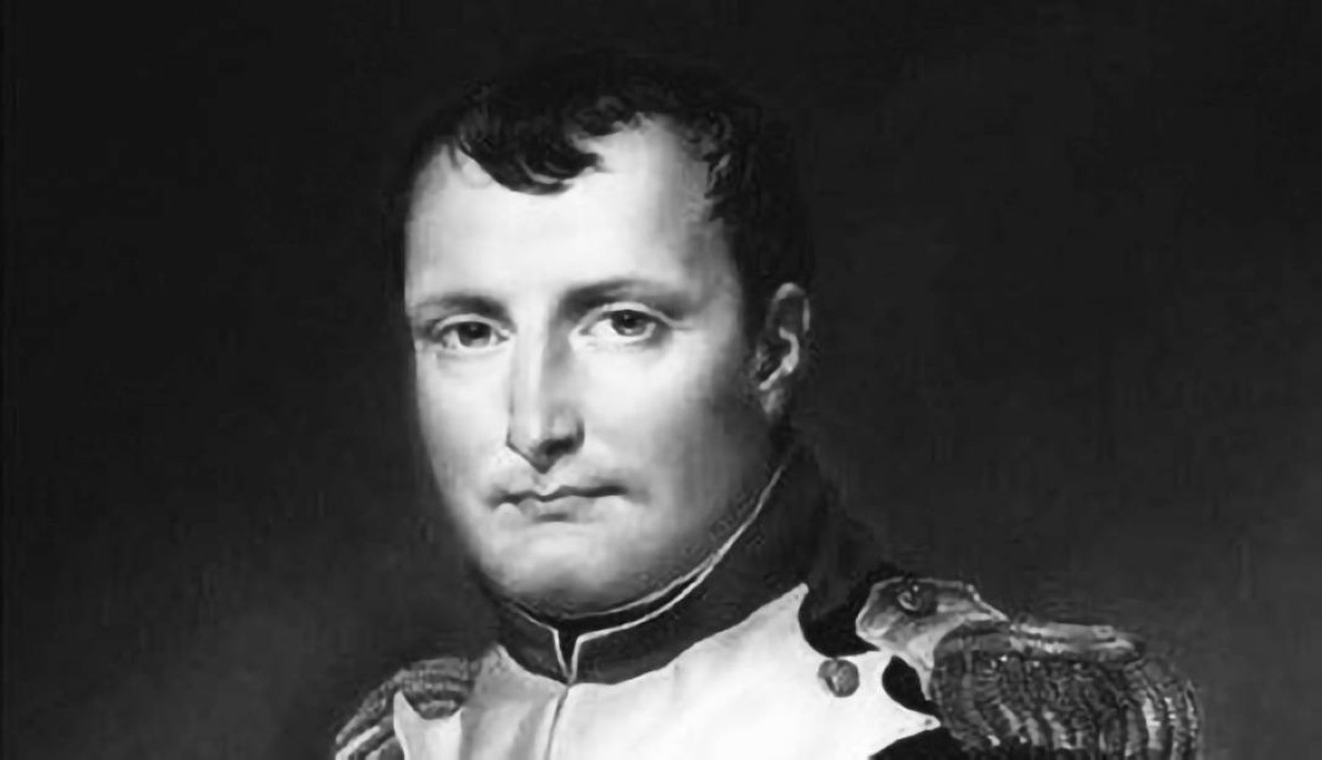 1804 -  تنصيب نابليون بونابرت إمبراطوراً على فرنسا.